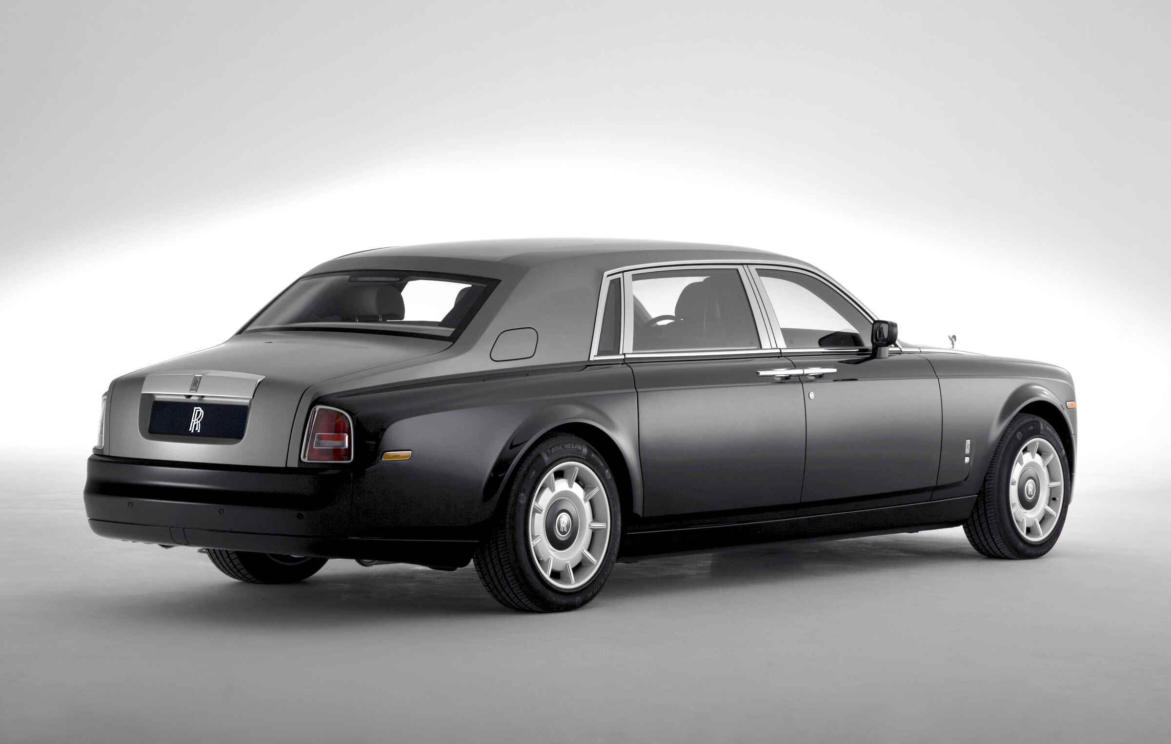 3.-Phantom-Extended-2005-Low-Res